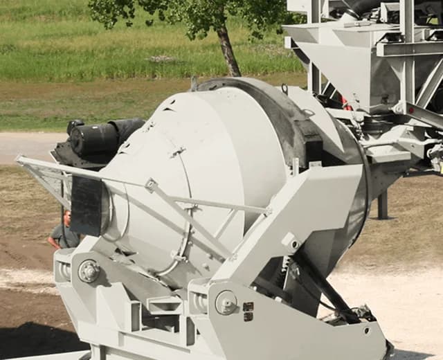 RexCon Mobile 5 tilt mixer central mix configuration detail
