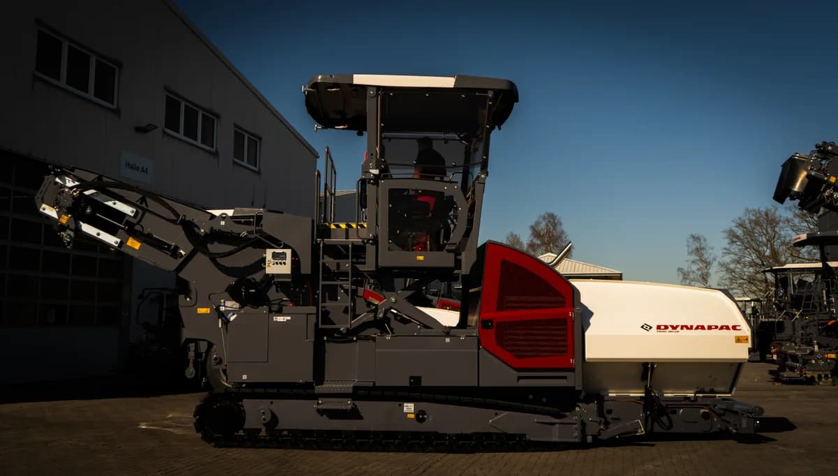 Dynapac MF2500CS Mobile Feeder product profile OEM photo
