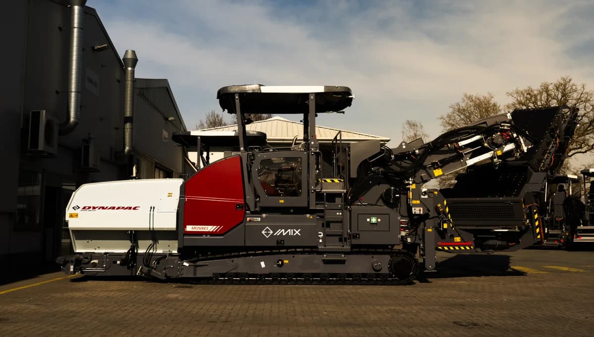 Dynapac MF2500CS IMIX Mobile Feeder remixing system view OEM photo