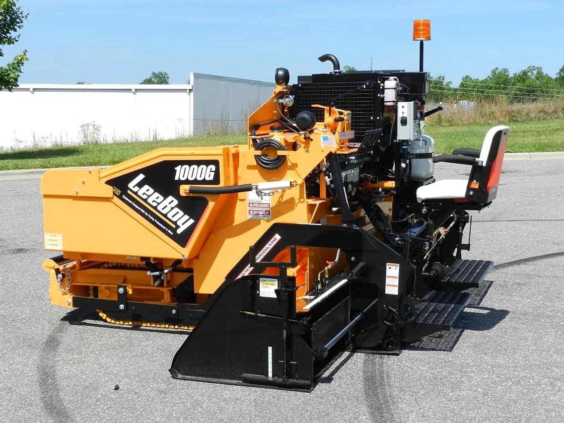 LeeBoy 1000G Asphalt Paver product profile OEM photo