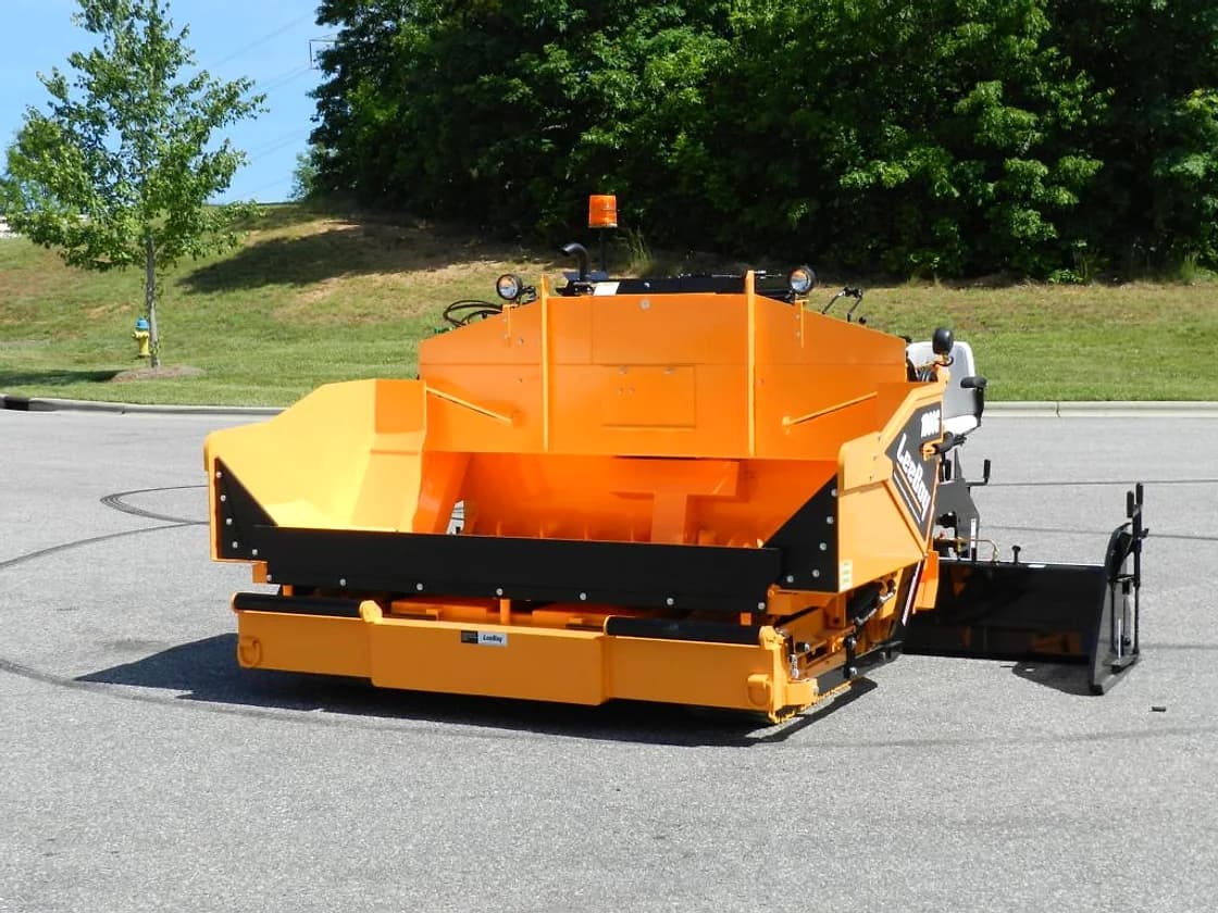 LeeBoy 1000G Asphalt Paver machine detail OEM photo