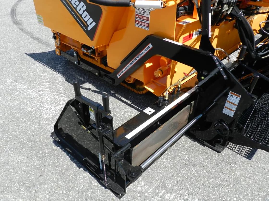LeeBoy 1000G Asphalt Paver additional oem view OEM photo