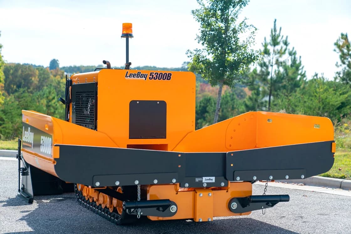 LeeBoy 5300B Asphalt Paver machine detail OEM photo
