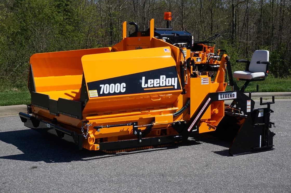 LeeBoy 7000C Asphalt Paver machine detail OEM photo