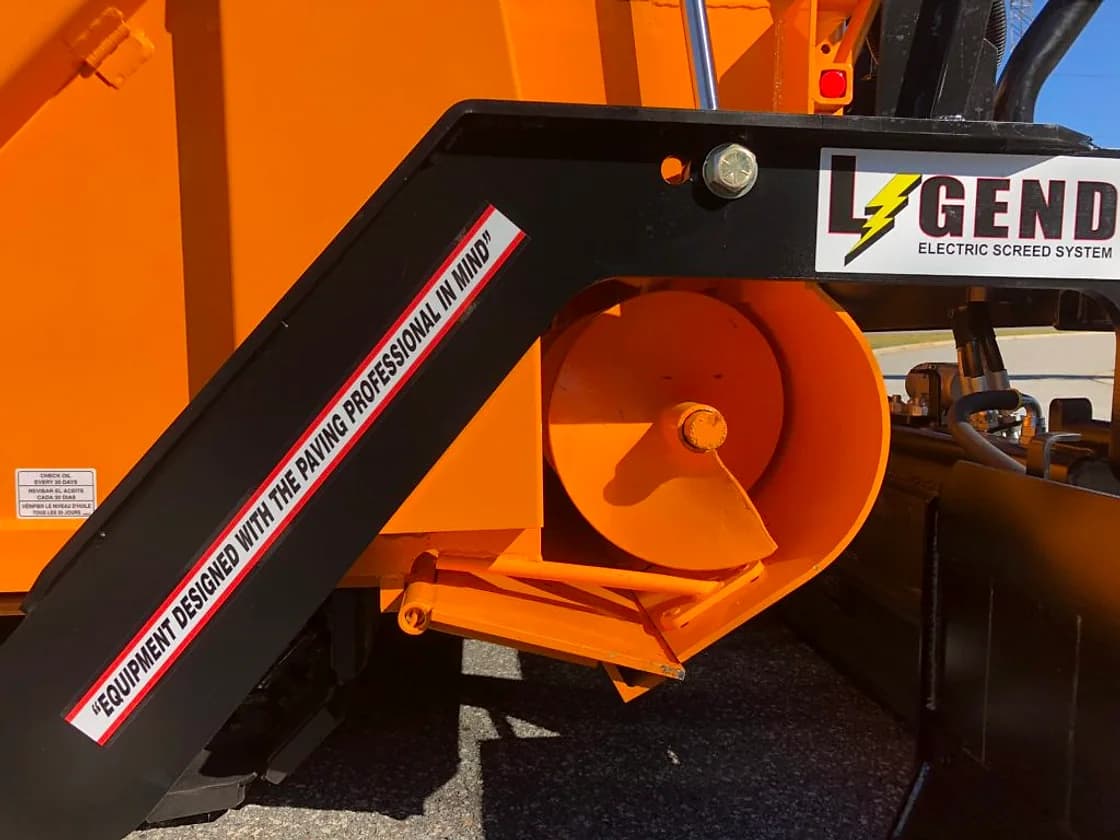 LeeBoy 8510E Asphalt Paver machine detail OEM photo