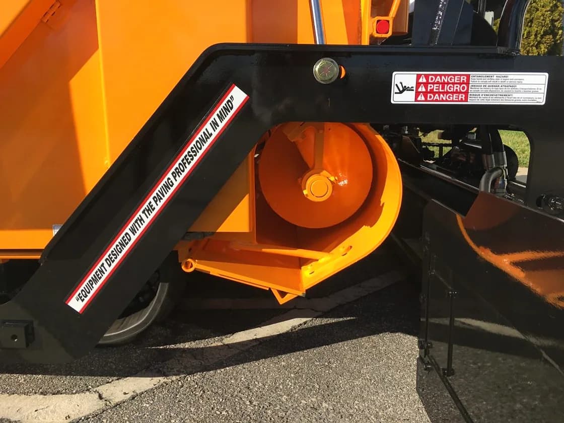 LeeBoy 8515E Asphalt Paver service access detail OEM photo