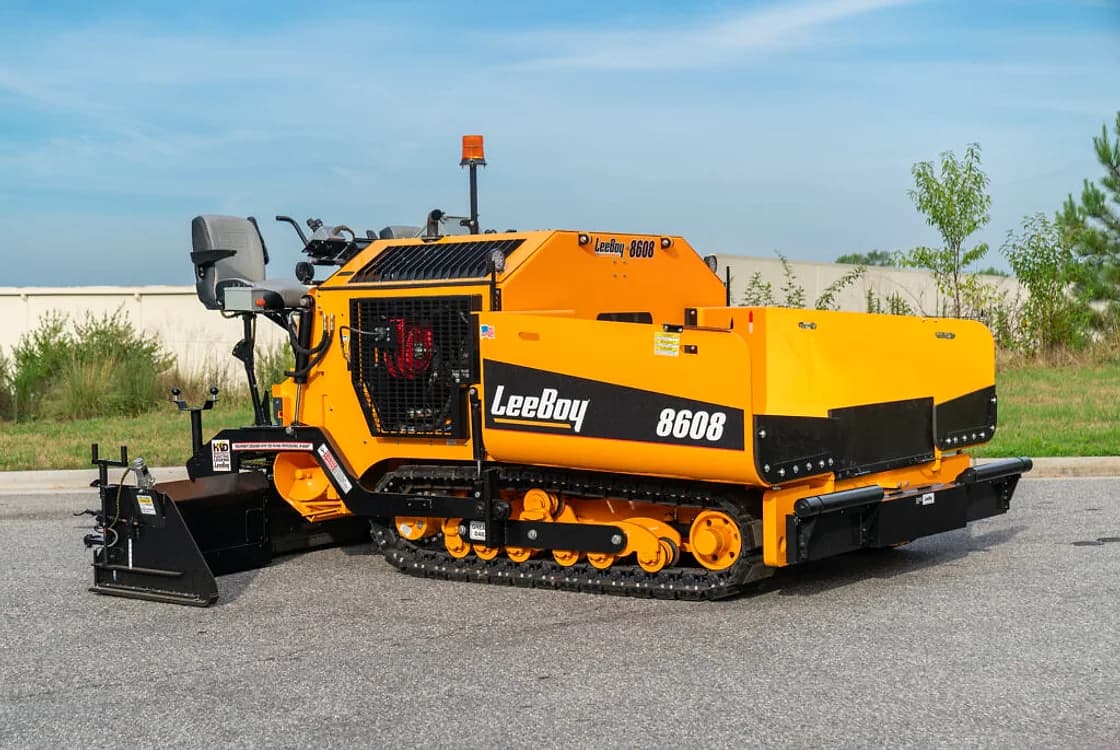LeeBoy 8608 Asphalt Paver machine detail OEM photo