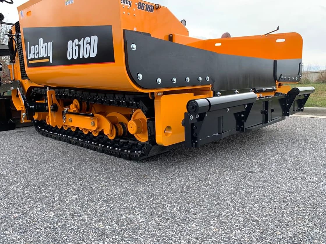 LeeBoy 8616D Asphalt Paver machine detail OEM photo