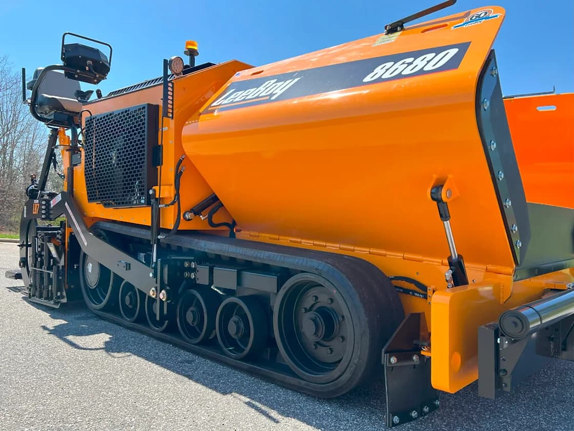 LeeBoy 8680 Asphalt Paver additional oem view OEM photo