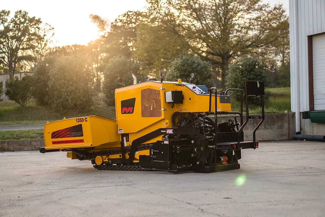 Mauldin 1360 Commercial Asphalt Paver machine detail OEM photo
