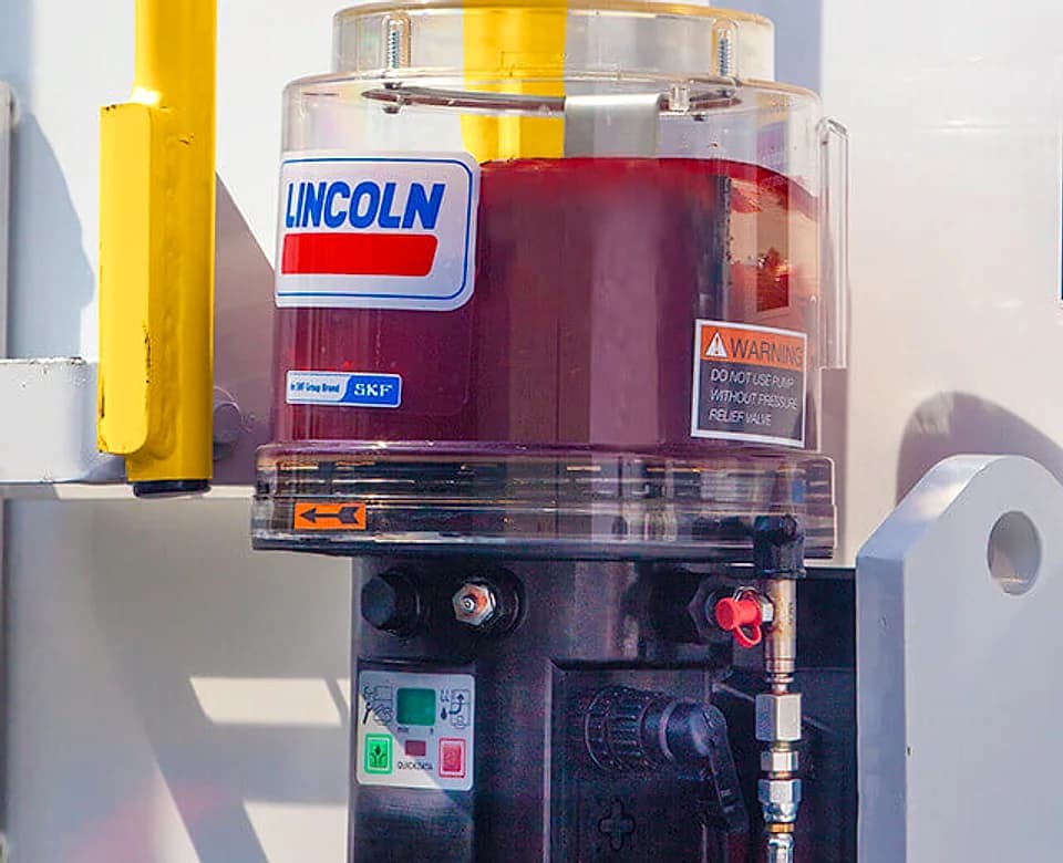 Roadtec highway paver automatic lubrication system