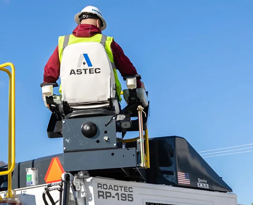 Roadtec highway paver swing-out operator station