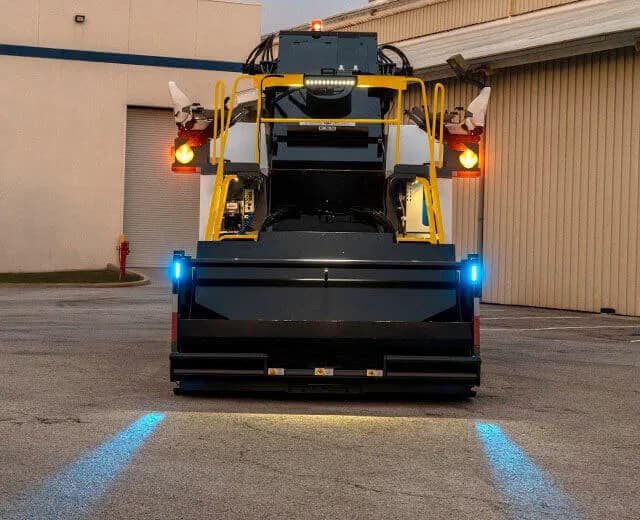 Roadtec SB-3000 dump hopper landing lights guiding trucks