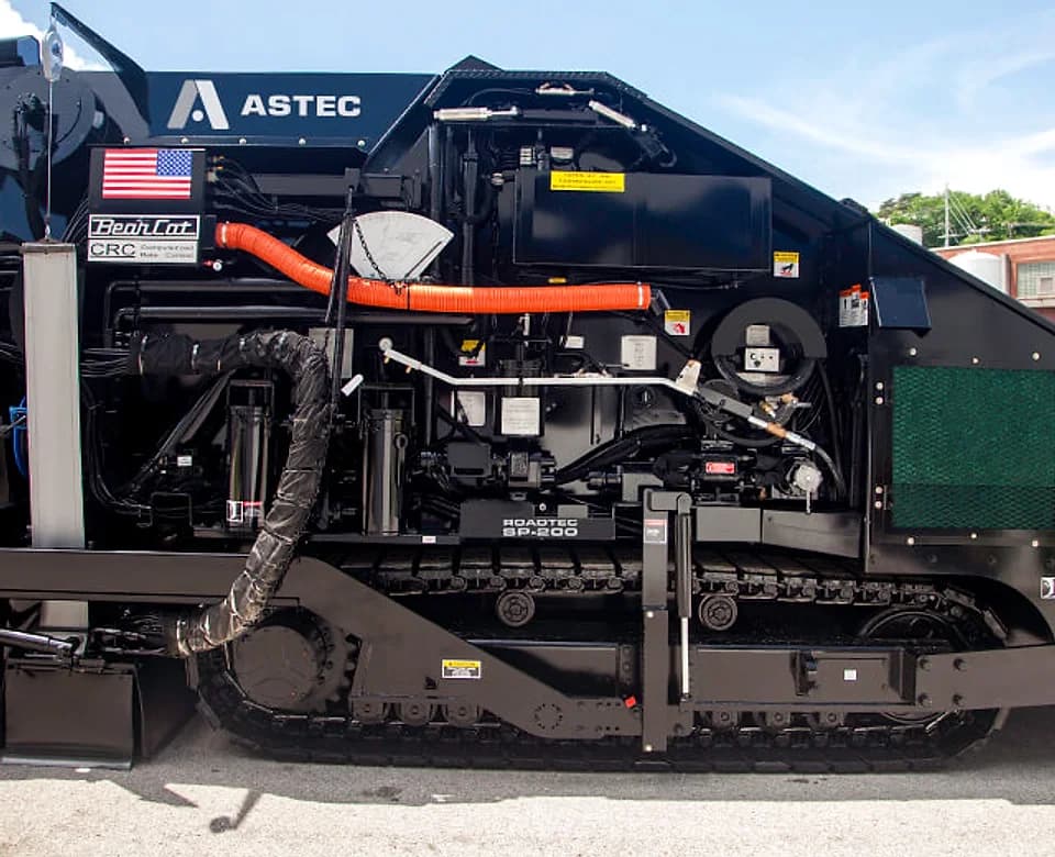 Roadtec SP-200 spray paver high-capacity product tank