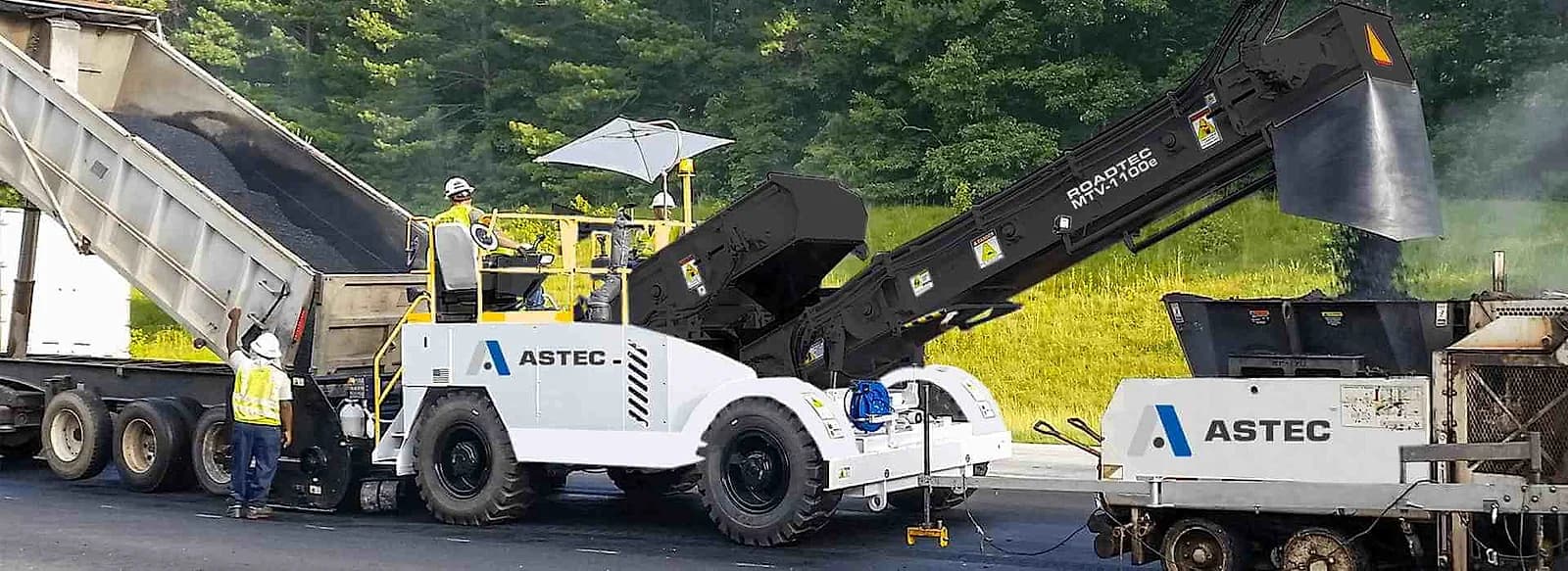 Roadtec MTV-1100 Material Transfer Vehicle product photo
