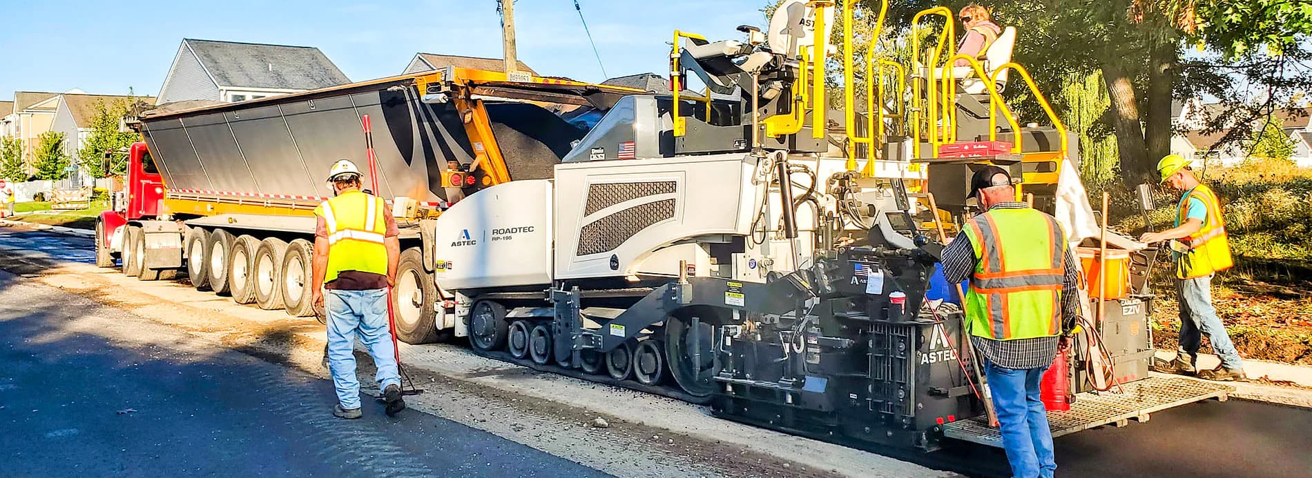 Roadtec RP-195 Highway Class Asphalt Paver product photo