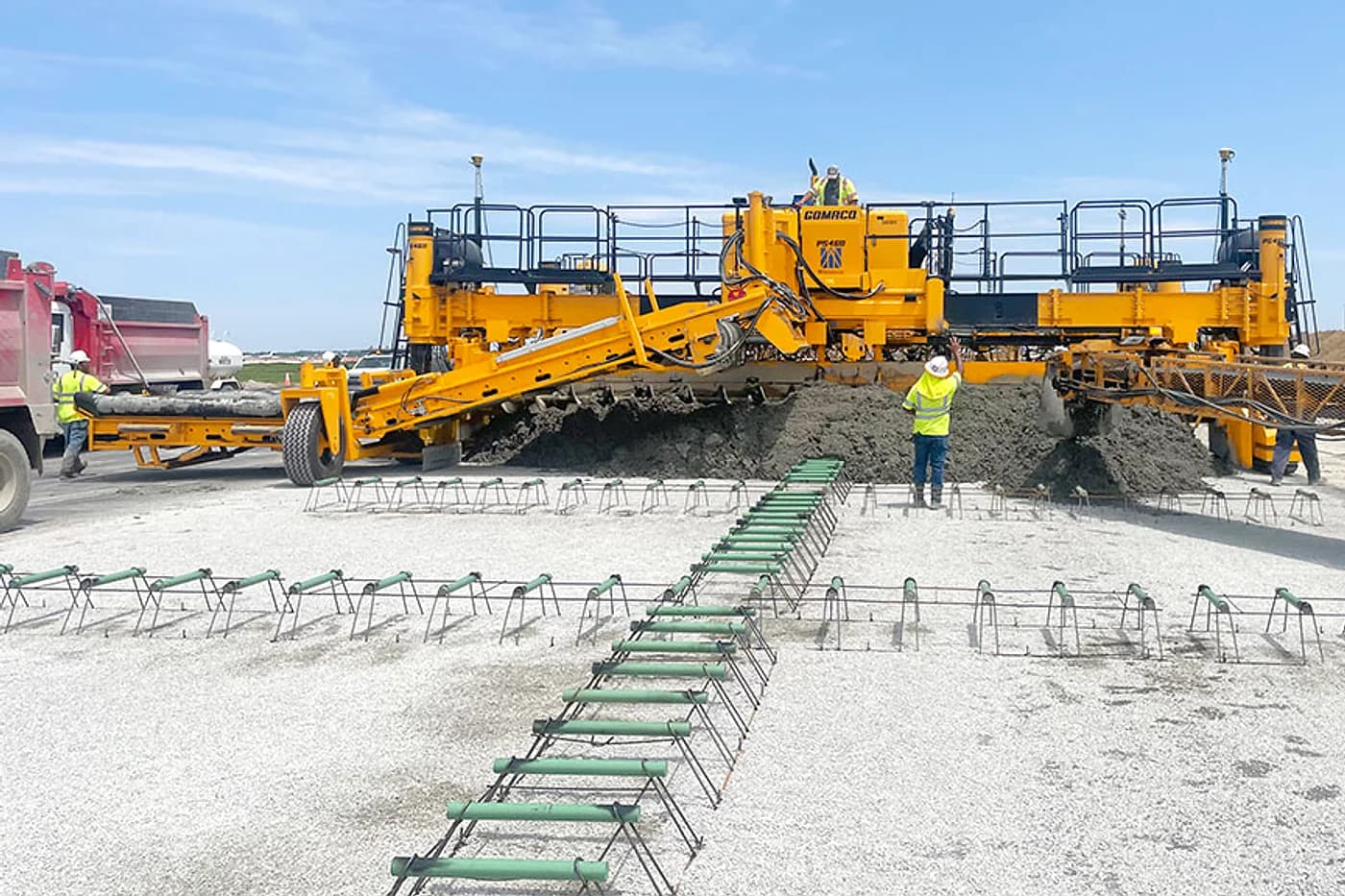 GOMACO GP460 Placer/Spreader Slipform Paver equipment photo