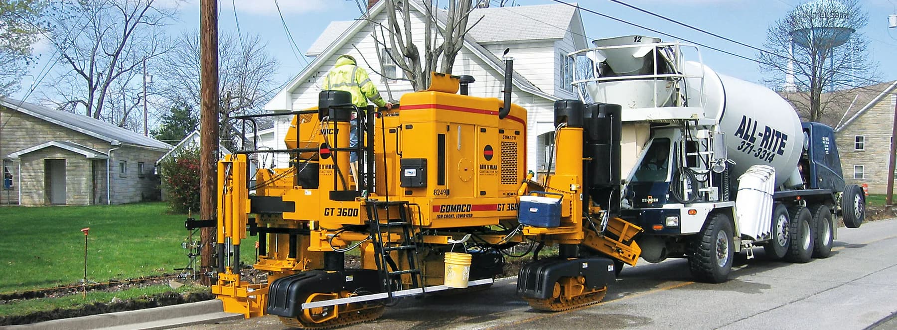 GOMACO GT-3600 Curb & Gutter Slipform Paver concrete paving equipment