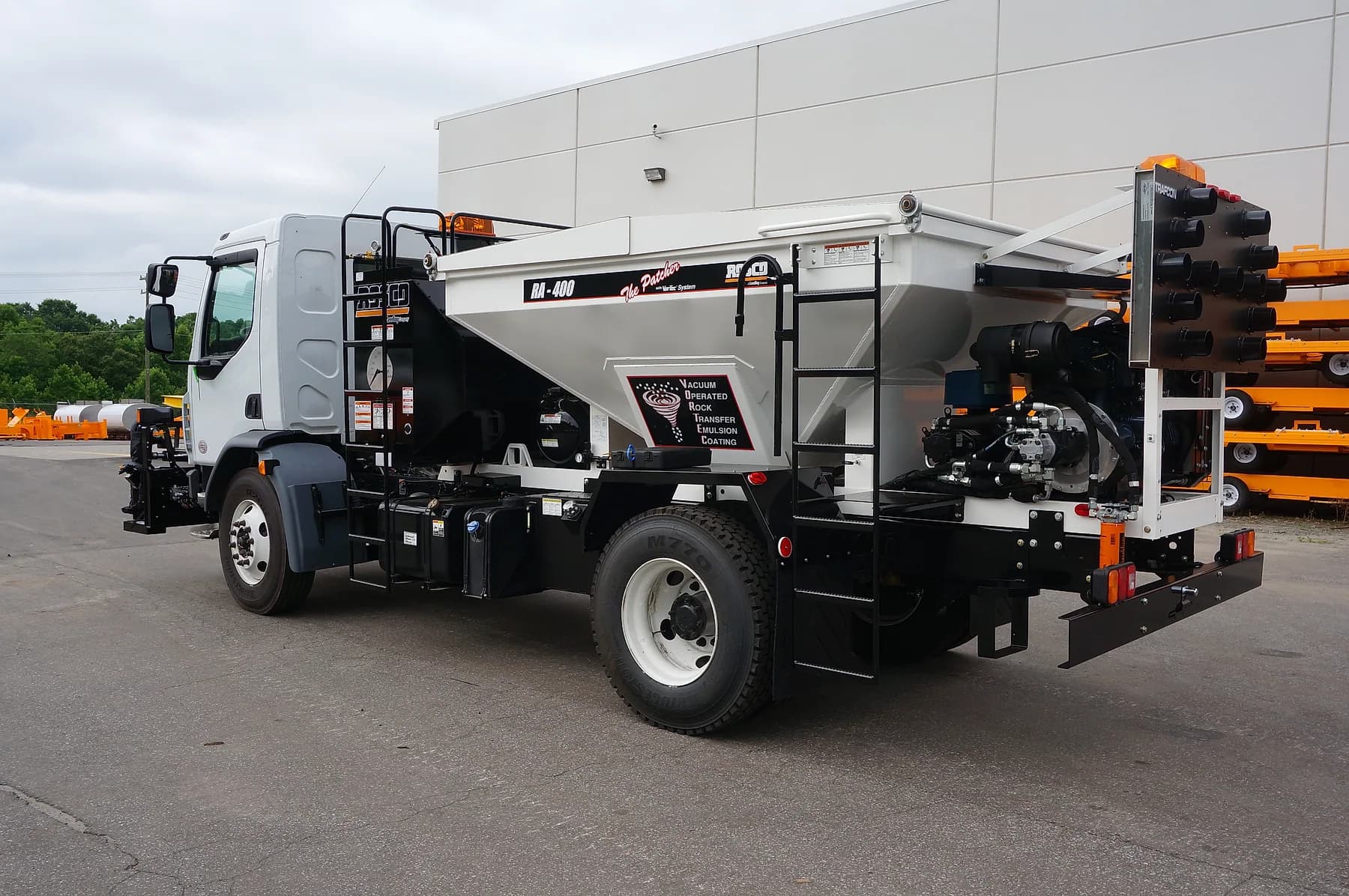 LeeBoy RA-400 spray injection patcher working area