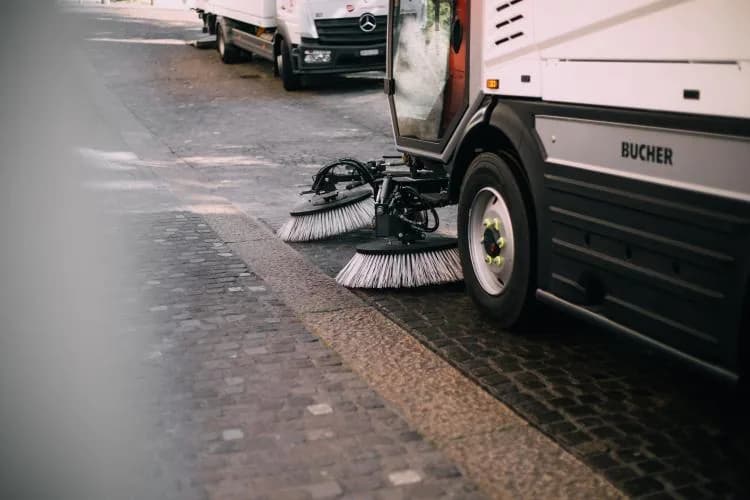 Bucher Municipal CityCat VR50 compact sweeper photo 6