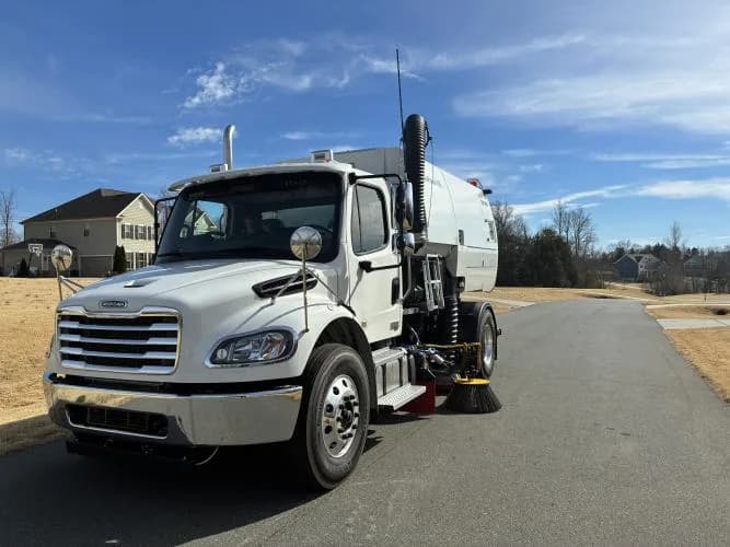 Bucher Municipal MaxPowa V65 truck-mounted sweeper photo 1