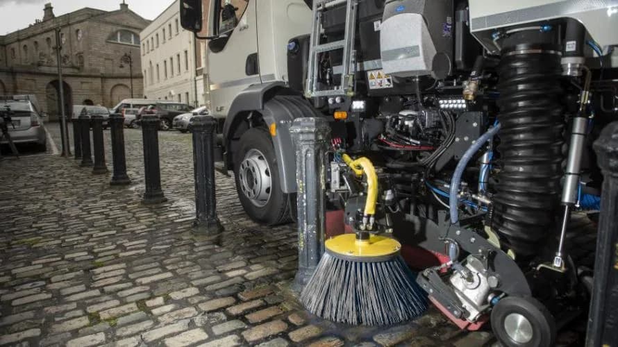 Bucher Municipal MaxPowa V80 truck-mounted sweeper photo 1