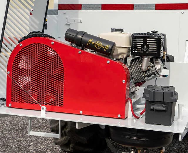 Roadtec stabilizer onboard air compressor feature detail