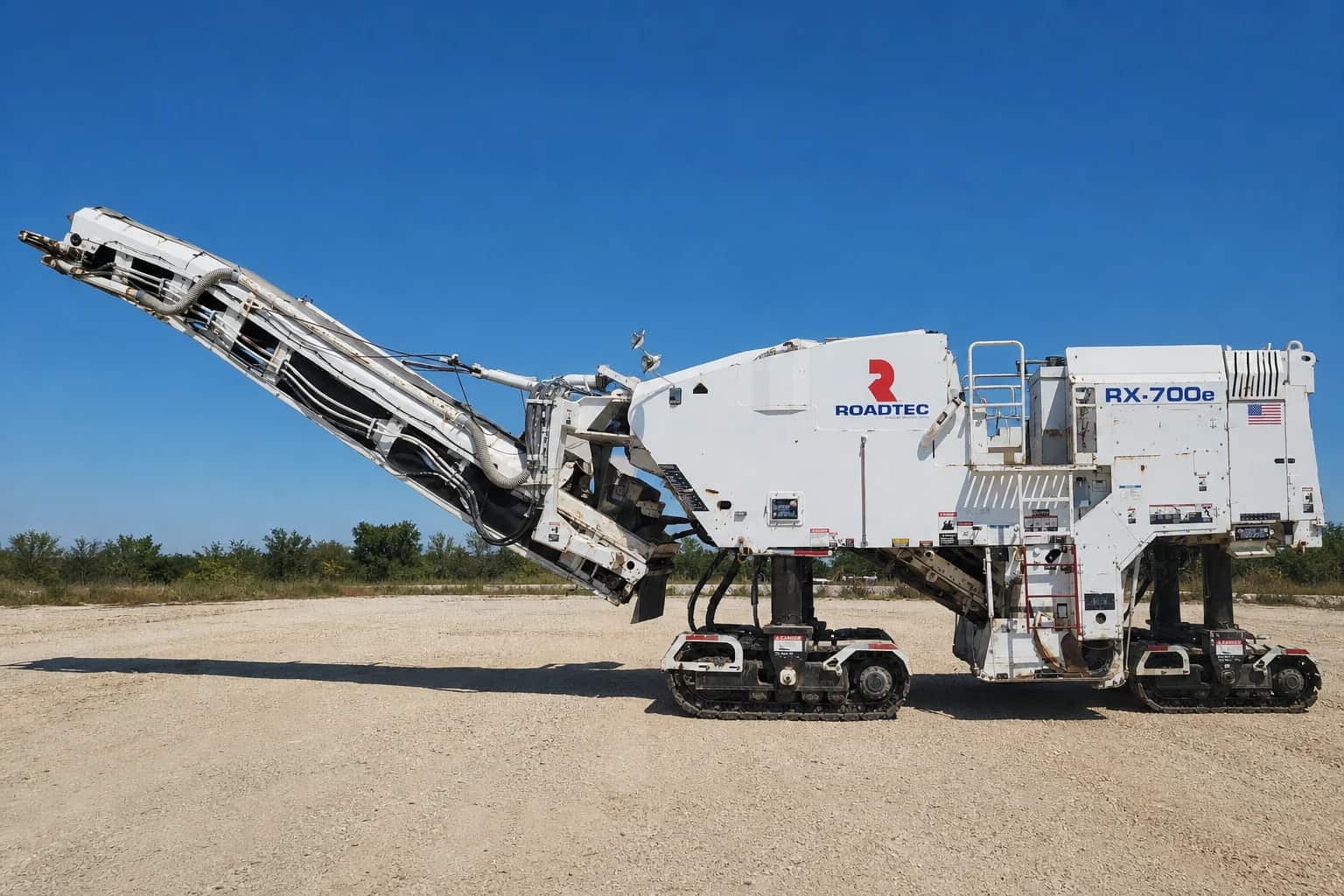 2019 Roadtec RX700E cold planer EQ04939, full side profile with discharge conveyor