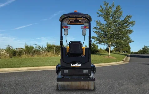 LeeBoy BR48 front roller view