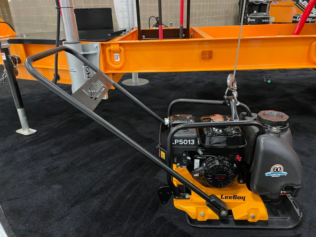 LeeBoy LB5013 plate compactor detail photo