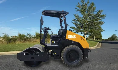 LeeBoy SR48 slope-capable soil roller