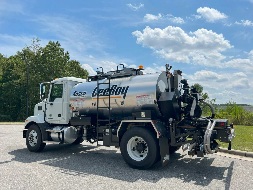 Rosco Maximizer 3B distributor truck field view