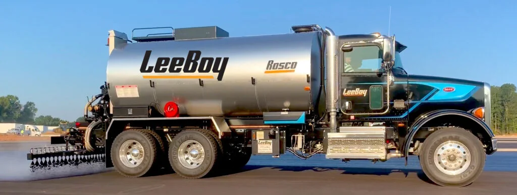 Rosco Maximizer 4B spraying asphalt