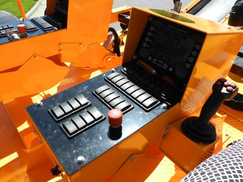 LeeBoy Rosco CSV Chip Spreader clean receiving hopper cleanout